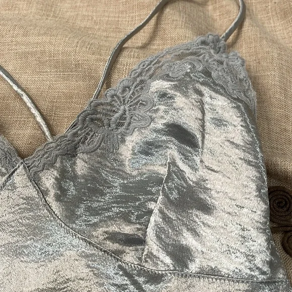 Urban Outfitters Chloe Silver Satin Slip Dress/NWT/S - Picture 8 of 15